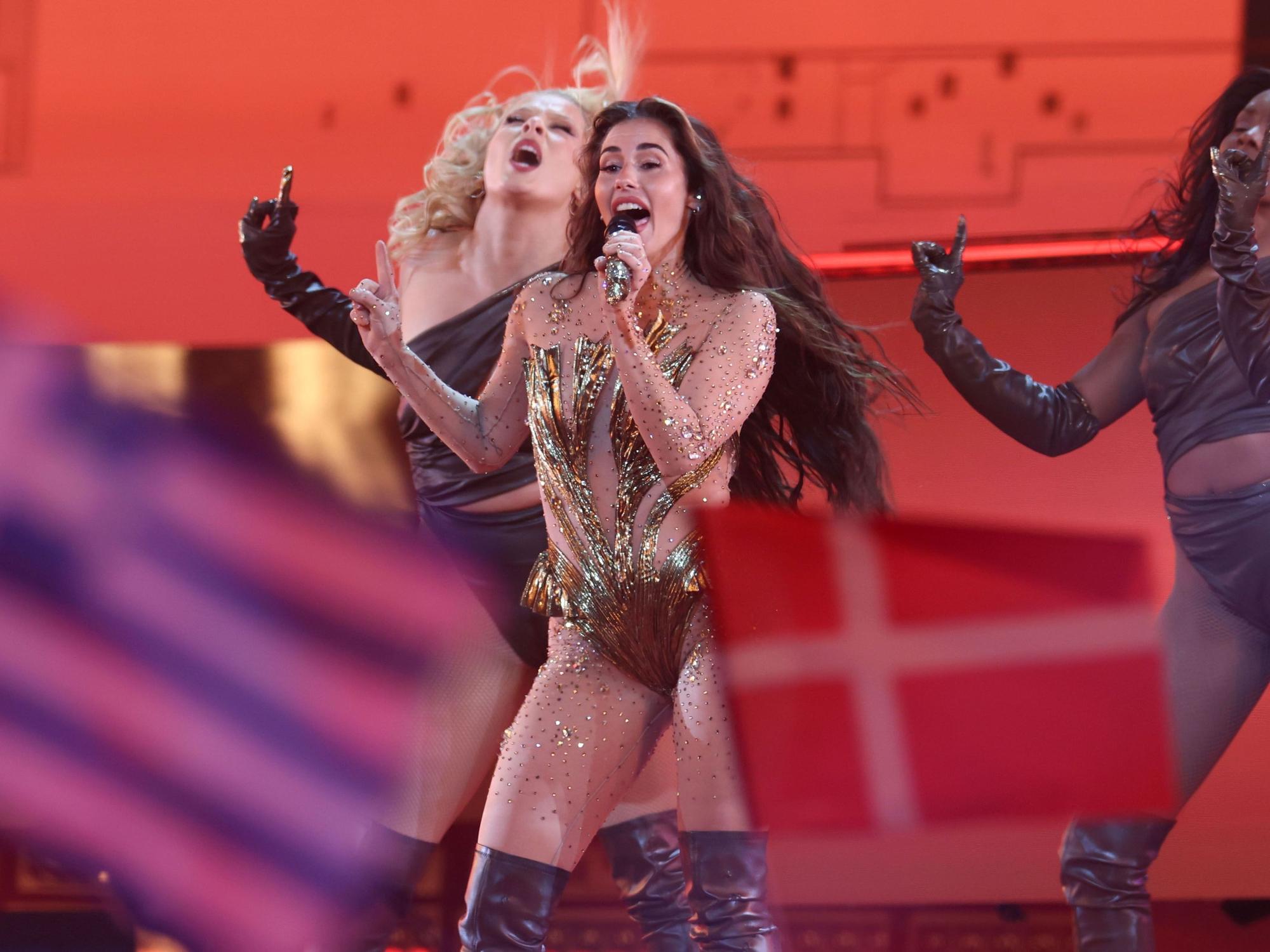 Sarah Engels singt beim ersten Halbfinale des 70. Eurovision Song Contest.
