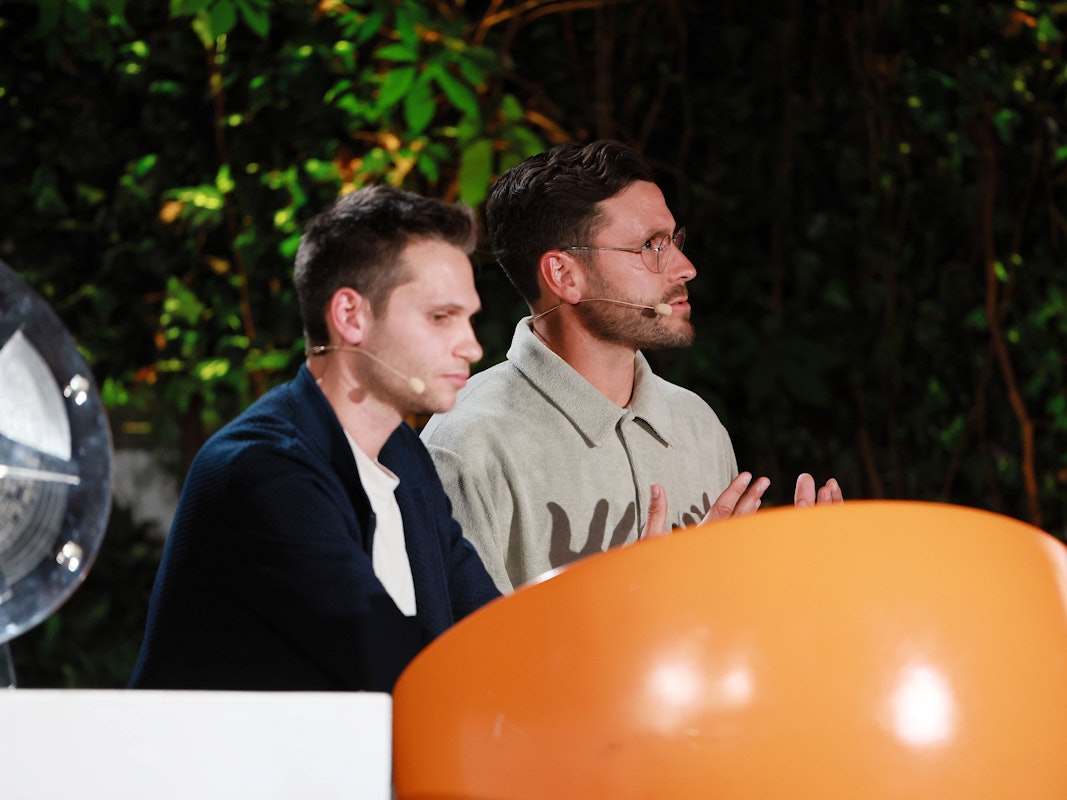 Jonas Hector und Fabian Köster beim Gespräch über den 1. FC Köln.