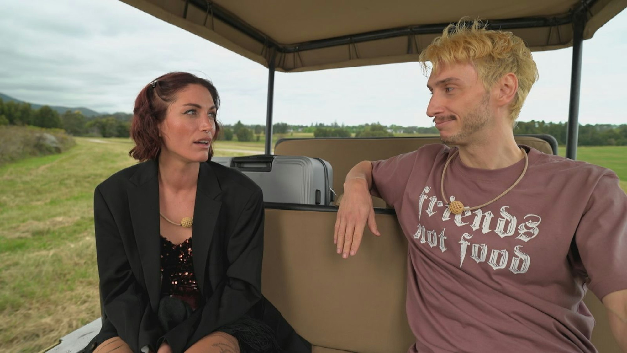 Jakob (rechts) möchte Tessa zurückerobern. (Bild: RTL)