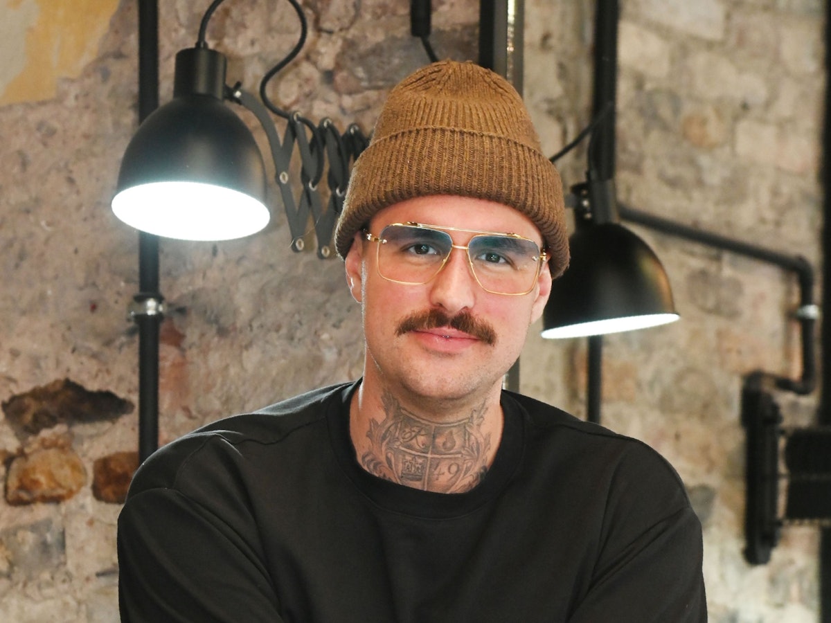 Der Kölner Elmar Heilf (38) ist Friseurmeister – und noch viel mehr.