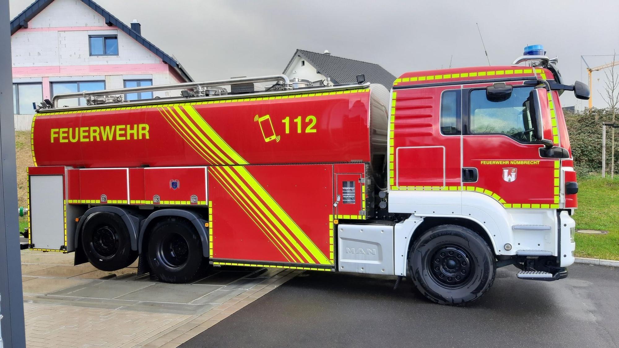 Blaulicht statt Bauernhof: Milchlaster wird Feuerwehrwagen