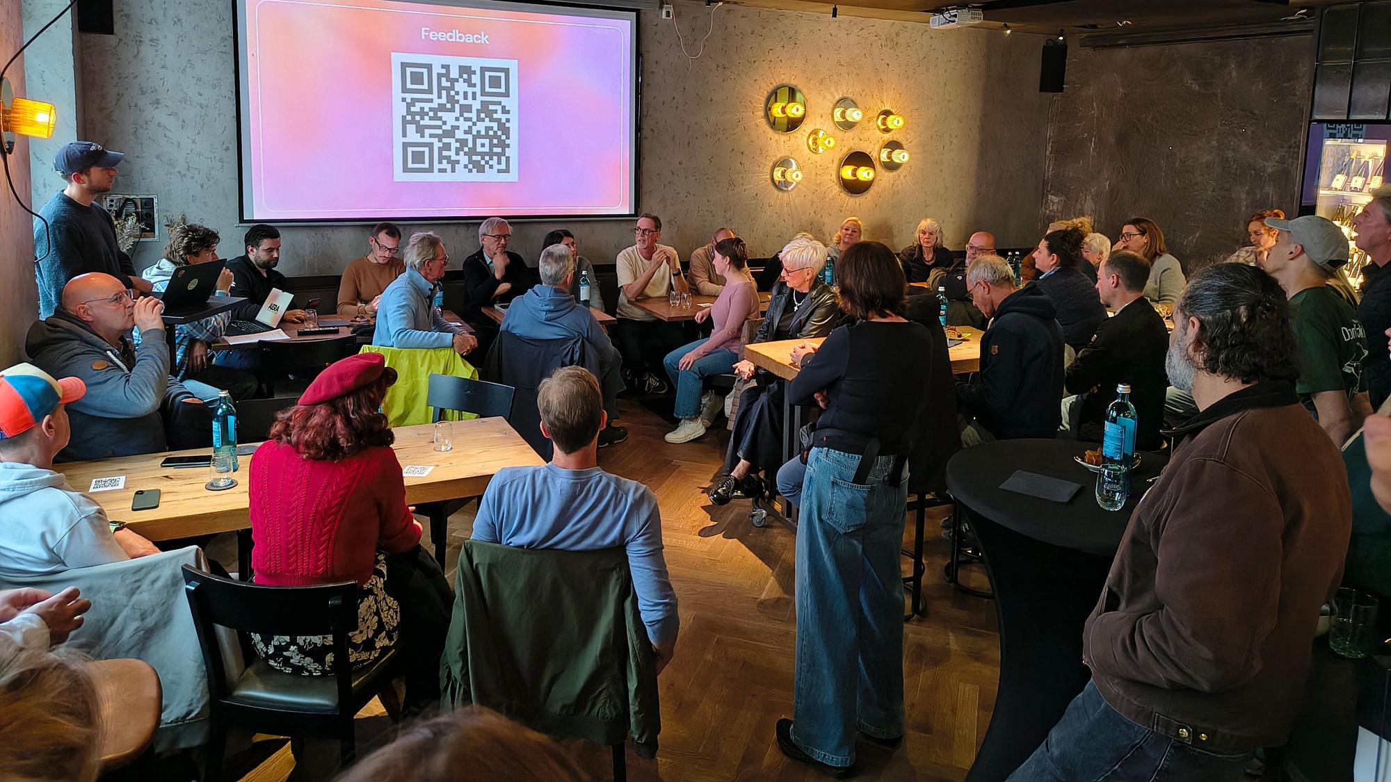 Anwohnertreffen nach dem Straßenfest in Sülz – es wurde heftig diskutiert.