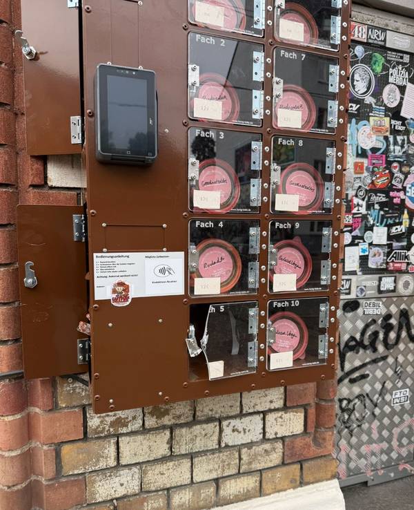 Der Gulasch-Automat des „Tiroler Stübchen“ wurde geknackt und zerstört.