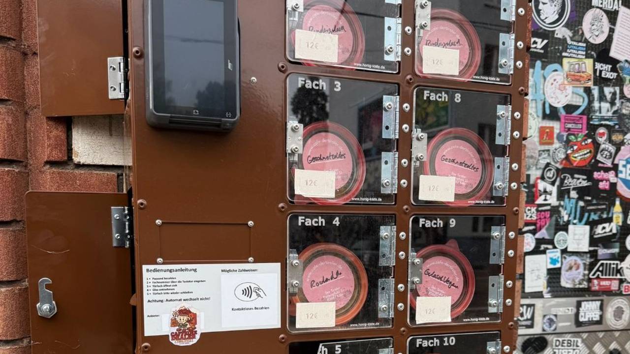 Der Gulasch-Automat des „Tiroler Stübchen“ wurde geknackt und zerstört.