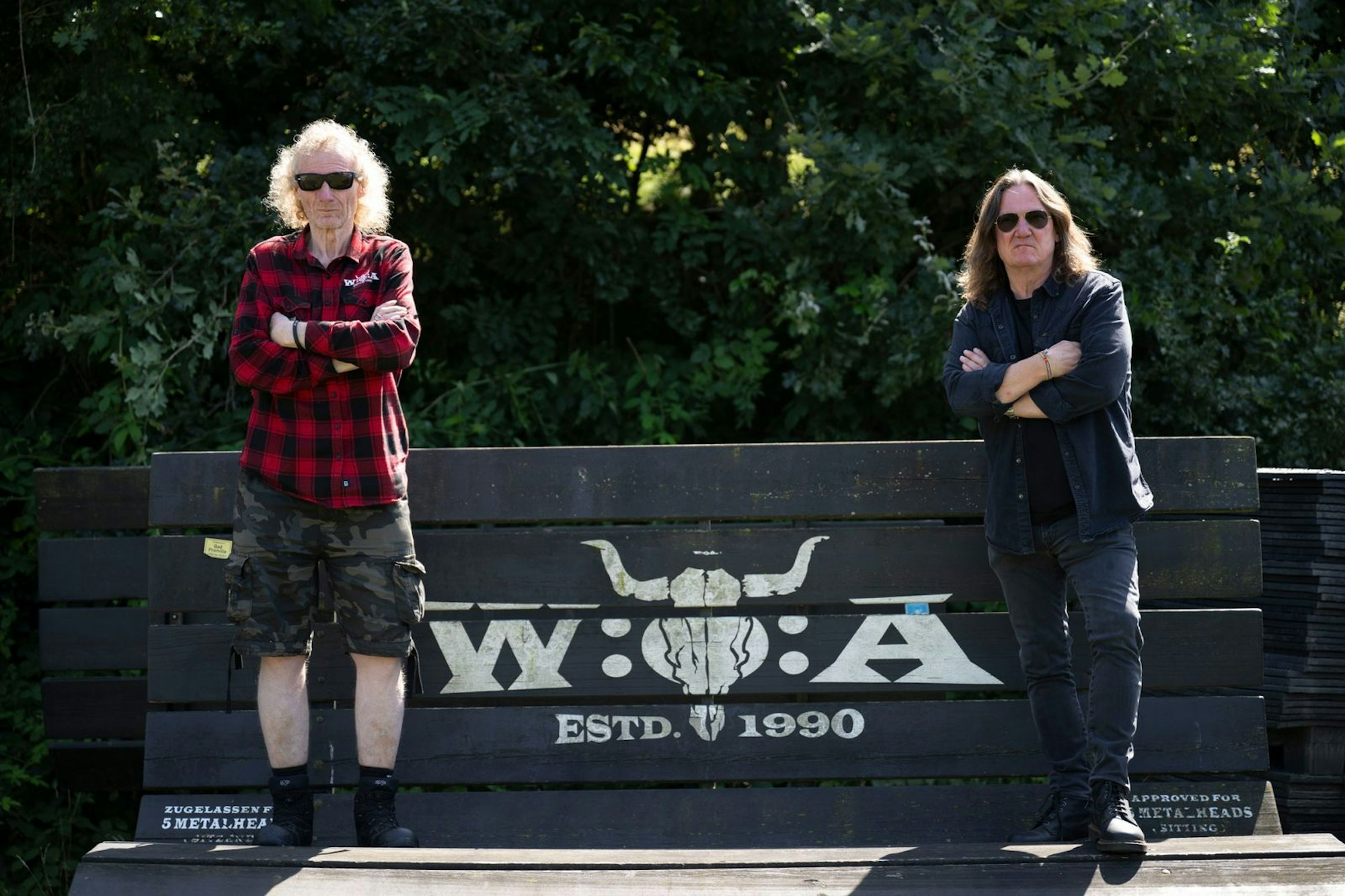 Was Holger Hübner (links) und Thomas Jensen geschaffen haben, wird für immer bleiben: Wacken ist ein Mythos. (Bild: Pep Bonet & WOA Festival GmbH / Magenta TV)