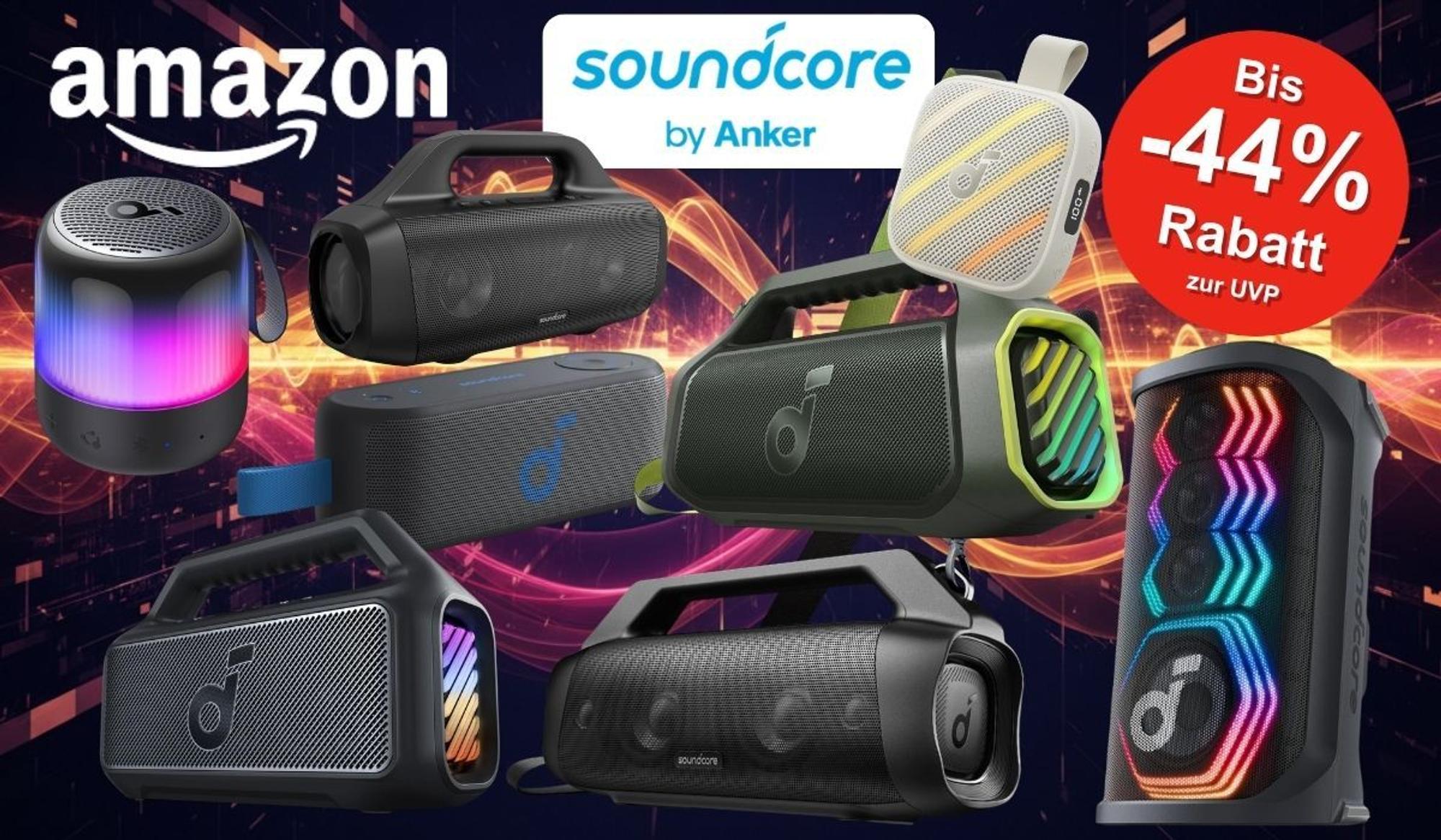 Collage verschiedener Soundcore by Anker Bluetooth-Lautsprecher in unterschiedlichen Größen und Modellen vor einem dunklen Hintergrund mit orangefarbenen und roten Lichteffekten. Die Lautsprecher reichen vom kleinen RGB-Mini-Speaker bis zum großen Party-Lautsprecher mit bunter LED-Beleuchtung. Links oben das Amazon-Logo, in der Mitte das Soundcore by Anker-Logo. Rechts oben roter Button mit der Aufschrift „Bis -44 % Rabatt zur UVP".