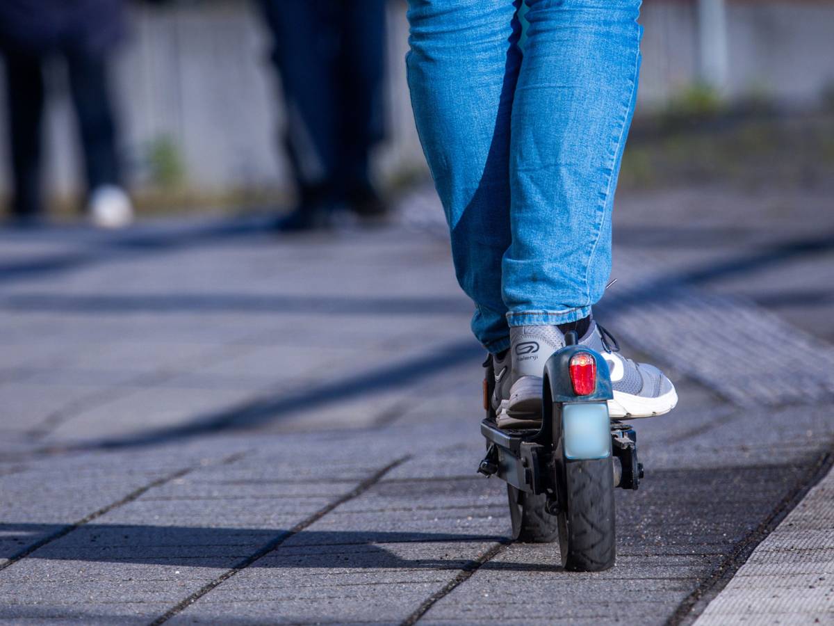 Die Debatte um E-Scooter in Köln geht weiter. (Symbolfoto)