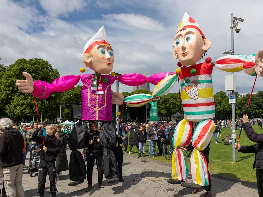 Großes Fan- und Familienfest zum DFB-Pokalfinale der Frauen auf den Stadionvorwiesen.