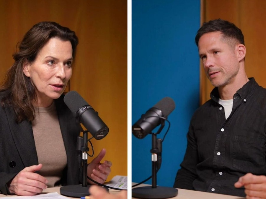 „Spiegel“-Hauptstadtbüro-Leiter Christoph Hickmann war zu Gast im Podcast „Politik mit Anne Will“. (Bild: Will Media / „Politik mit Anne Will“ / Screenshot / Fotomontage)