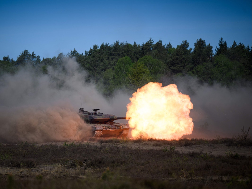 Ein Panzer vom Typ Leopard 2A6 während einer Vorführung in der Kaserne in Münster