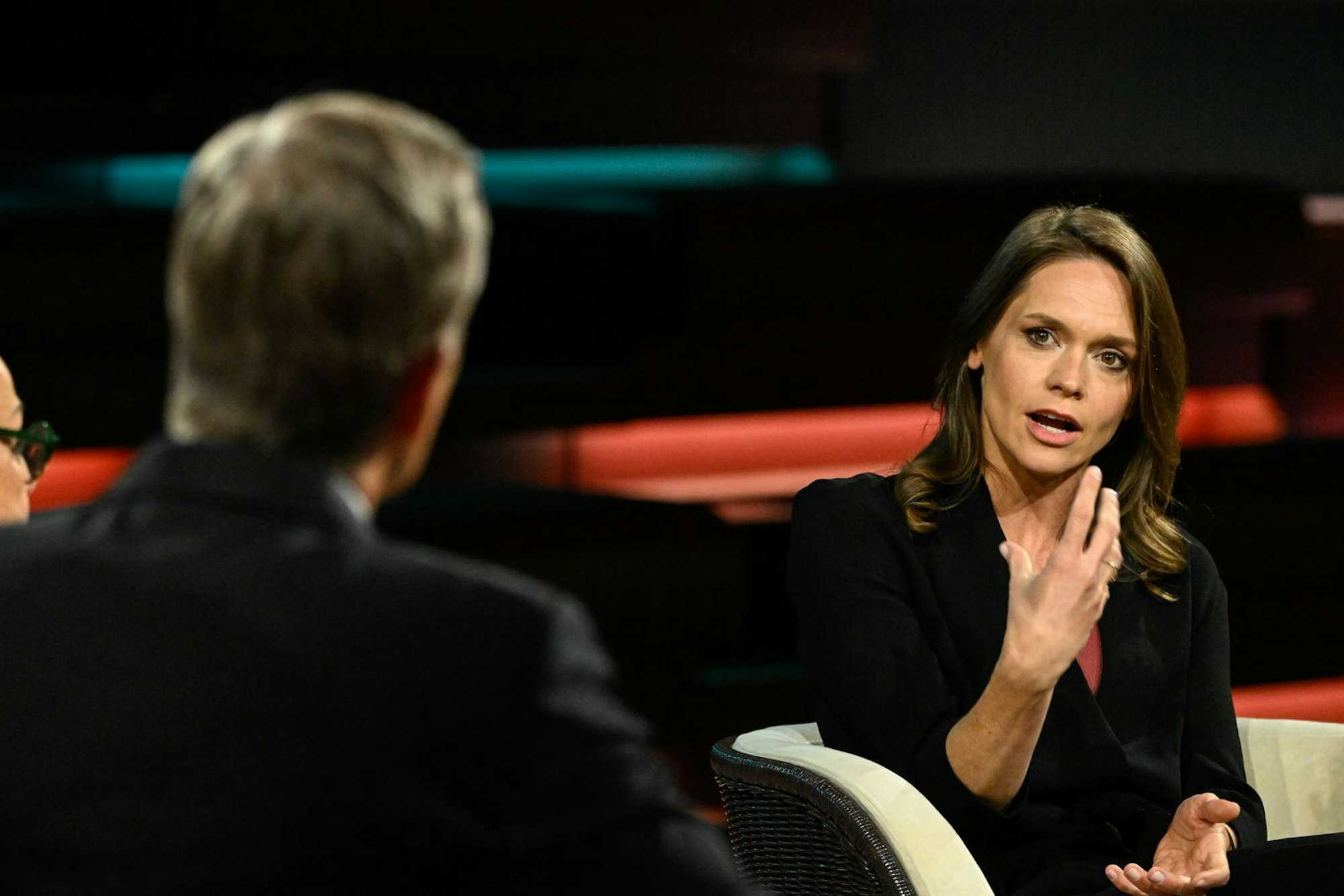 Ruth-Anne Damm machte in der ZDF-Sendung deutlich, wie eingeschränkt das jüdische Leben in Deutschland mittlerweile ist. (Bild: ZDF / Markus Hertrich)