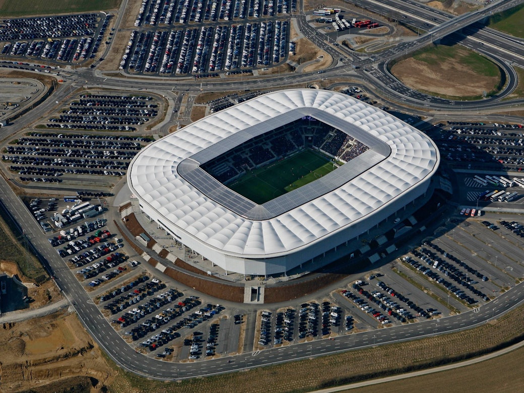 Das Stadion der TSG Hoffenheim aus der Luft.