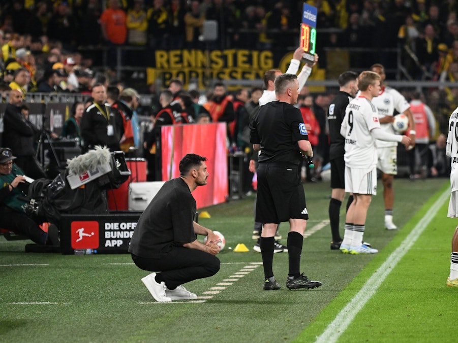 Trainer Albert Riera, Spieler Jonathan Burkardt, Offizieller