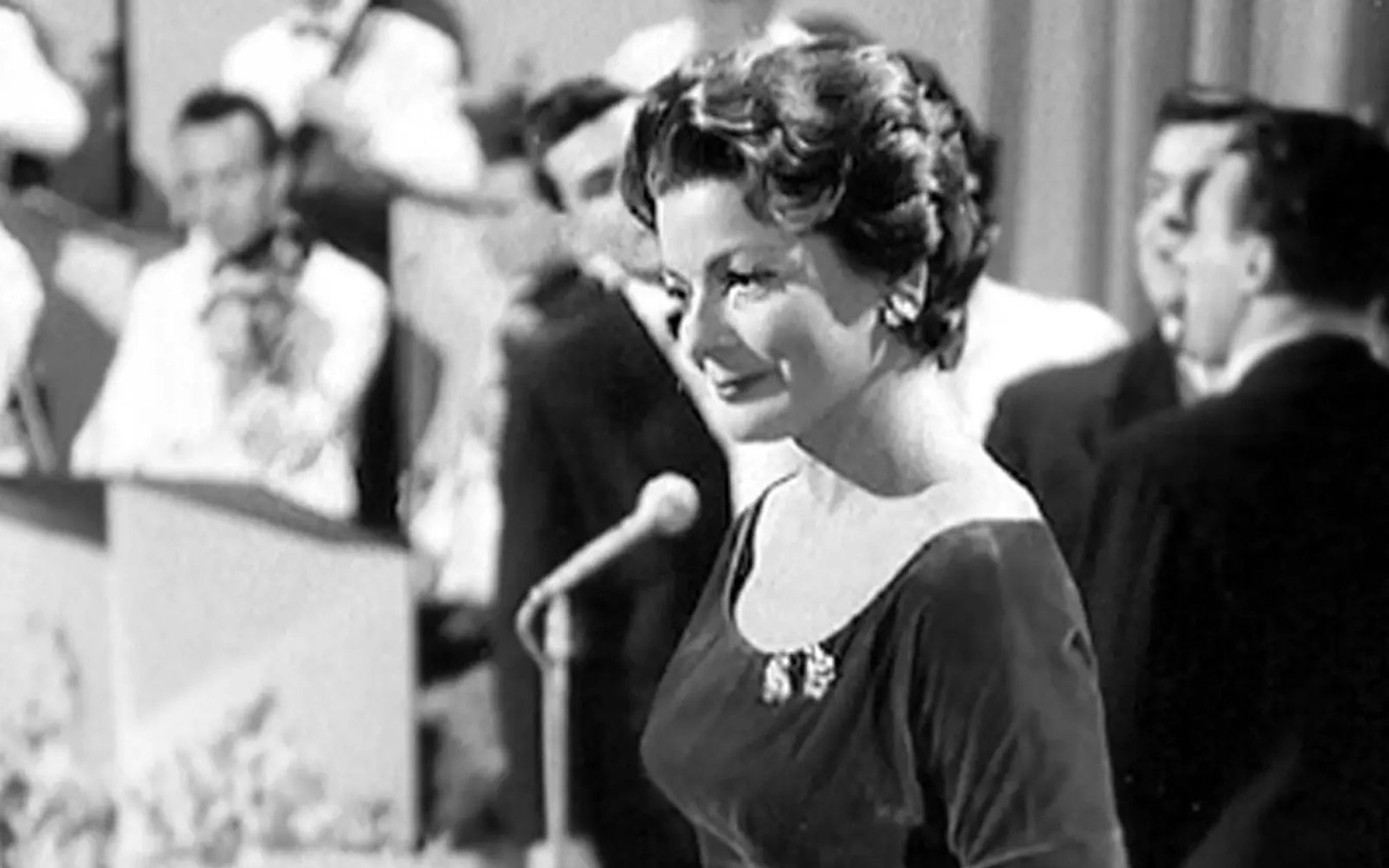 Mit ihrem Chanson „Refrain“ gewann Lys Assia 1956 beim ersten ESC in Lugano. (Bild: ARD / NDR)
