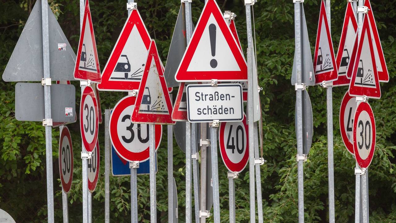 Verschiedene Verkehrsschilder
