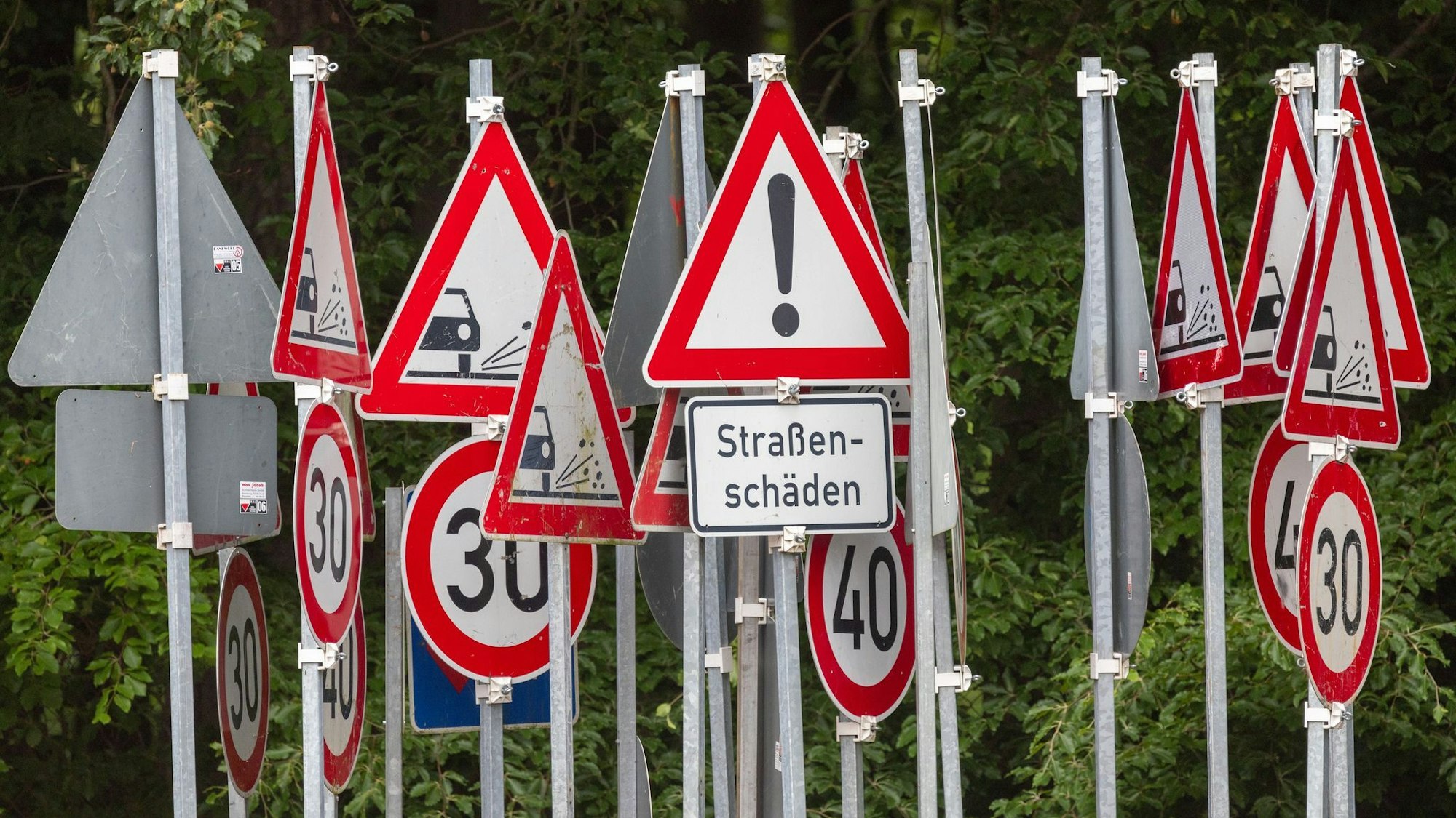 Verschiedene Verkehrsschilder