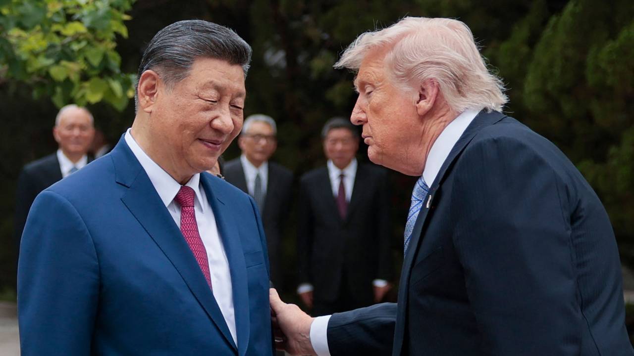 US-Präsident Donald Trump (r.) neben Xi Jinping im Zhongnanhai-Garten.