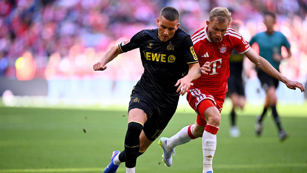 Said El Mala setzt sich in München gegen Konrad Laimer vom FC Bayern durch.
