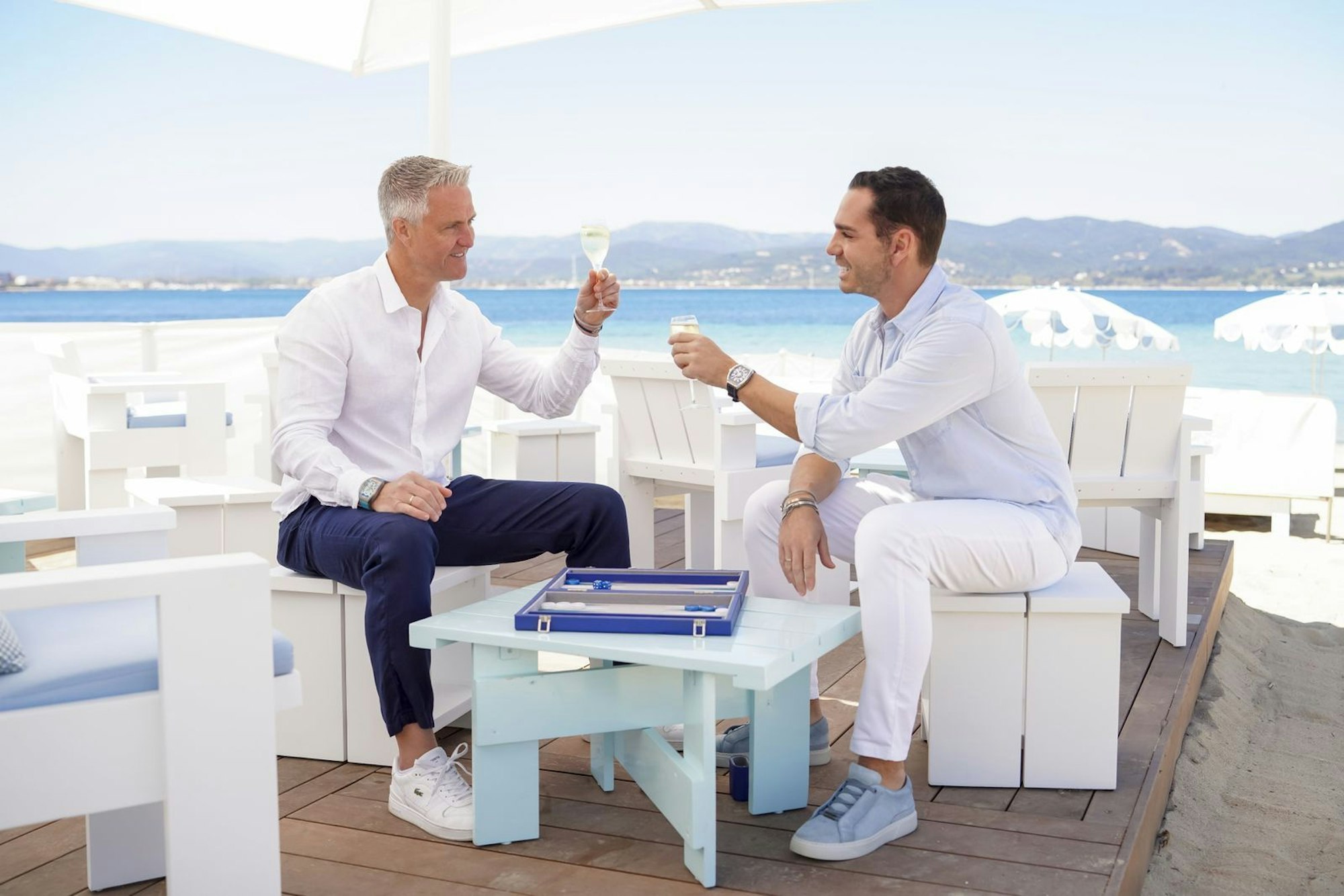 Wollen „zeigen, wie wir so leben“: Szene aus der Sky-Doku „Ralf & Étienne: Wir sagen Ja“. (Bild: Sky / Tresor TV / EliotPress)
