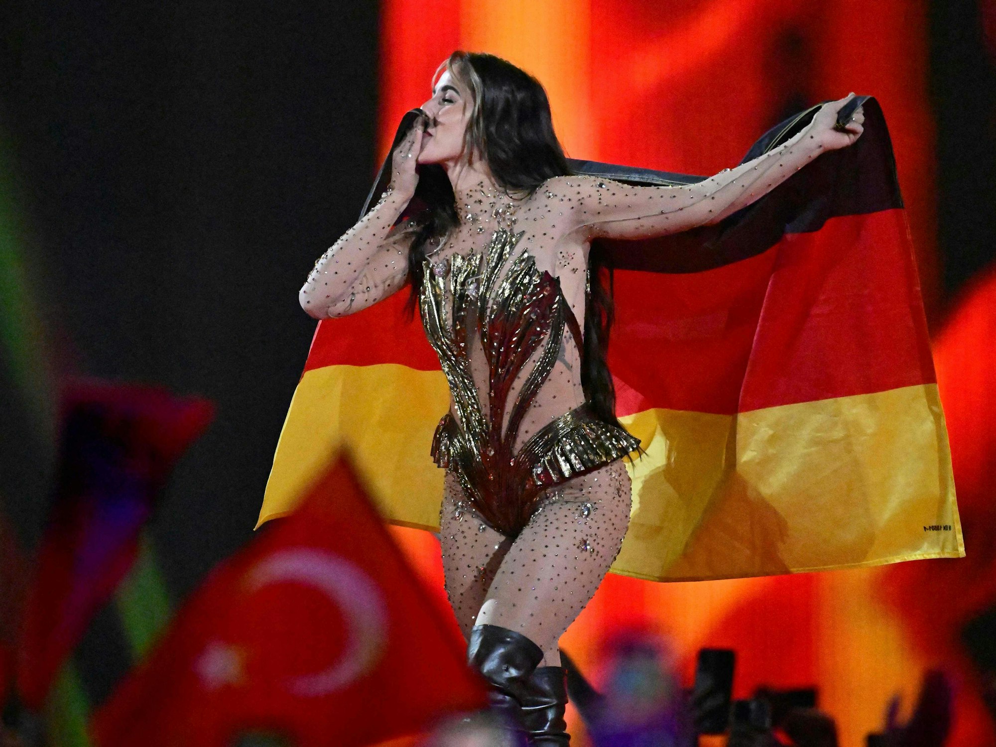 Sarah Engels aus Deutschland mit dem Titel „Fire“ steht bei der Probe für das Finale des 70. Eurovision Song Contest (ESC) auf der Bühne.