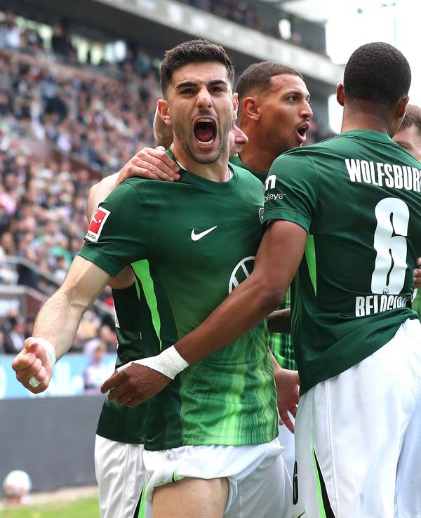 Jubel bei den Profis des VfL Wolfsburg.