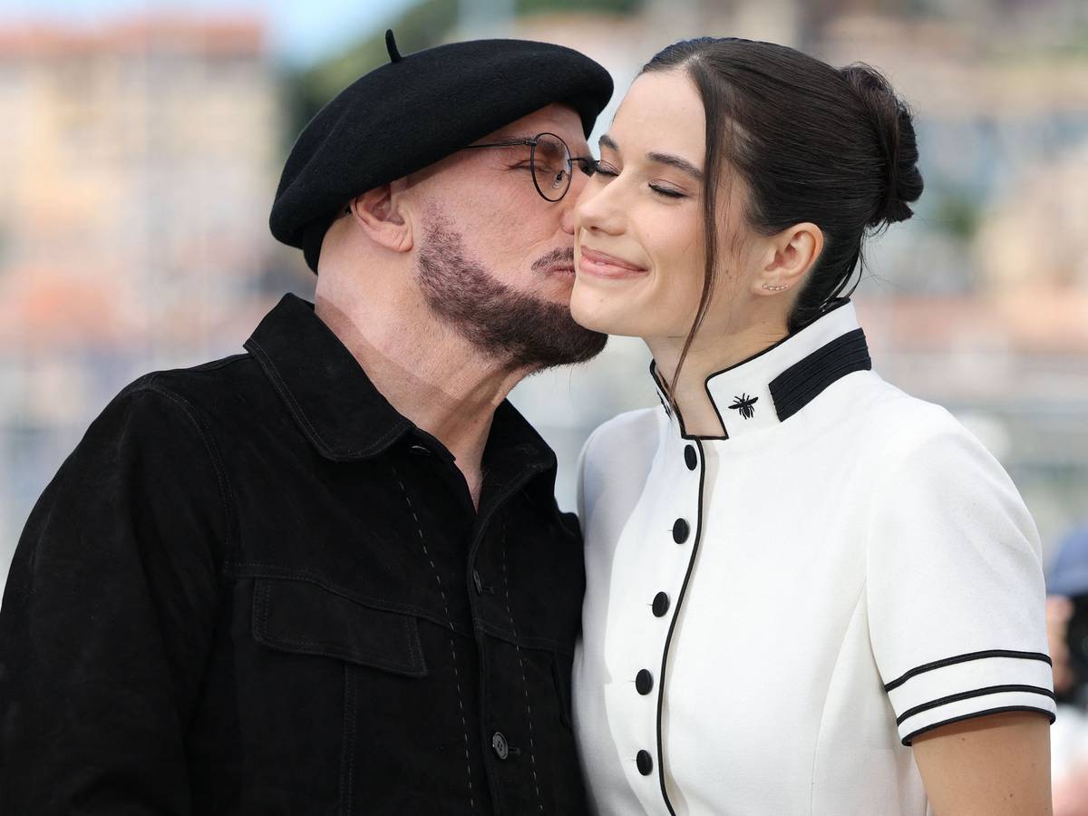 John Travolta mit seiner Tochter Ella Bleu Travolta in Cannes.