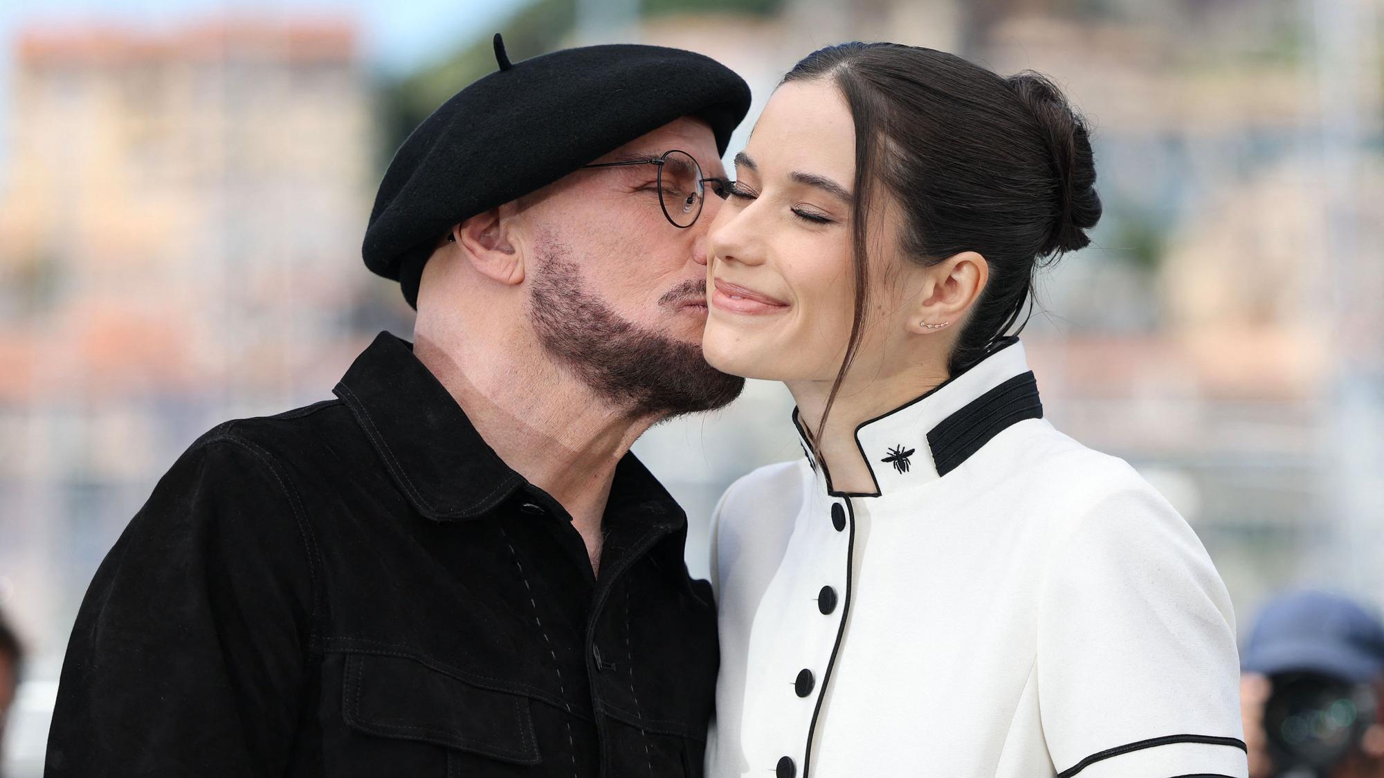 John Travolta mit seiner Tochter Ella Bleu Travolta in Cannes.