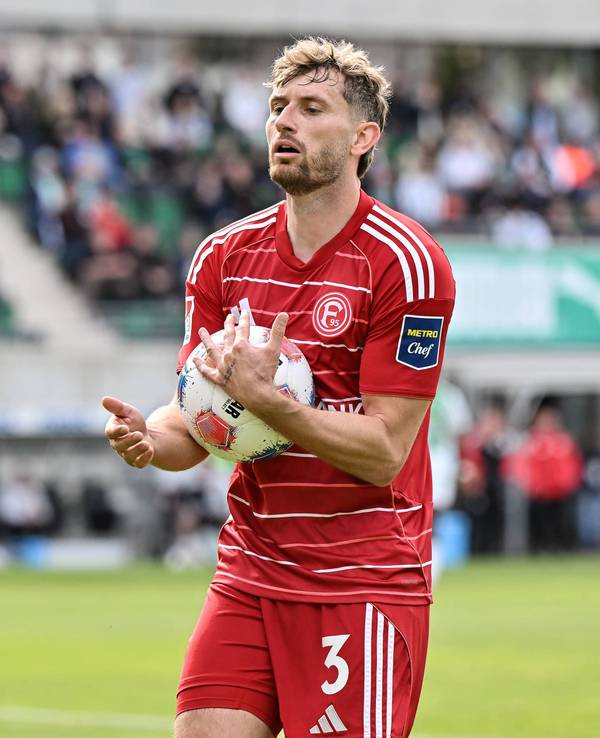 Christopher Lenz guckt frustriert.