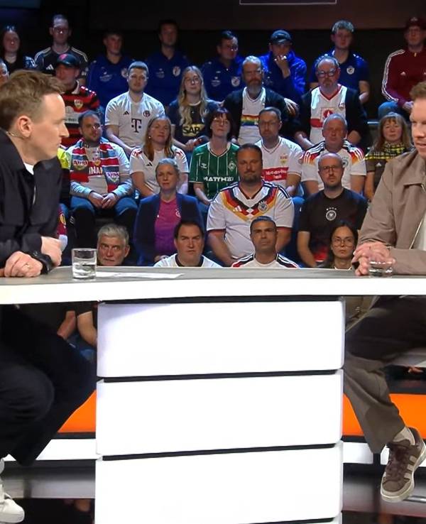 Julian Nagelsmann mit Moderator Jochen Breyer im ZDF-Sportstudio.