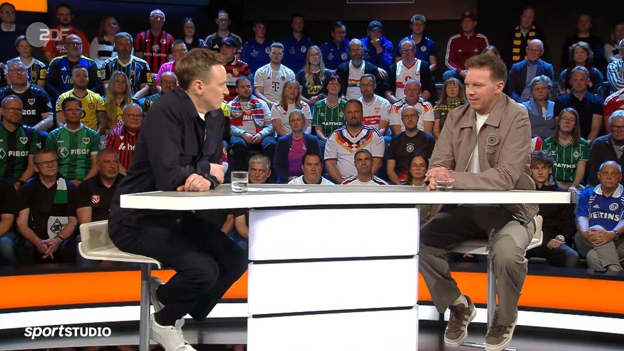 Julian Nagelsmann mit Moderator Jochen Breyer im ZDF-Sportstudio.