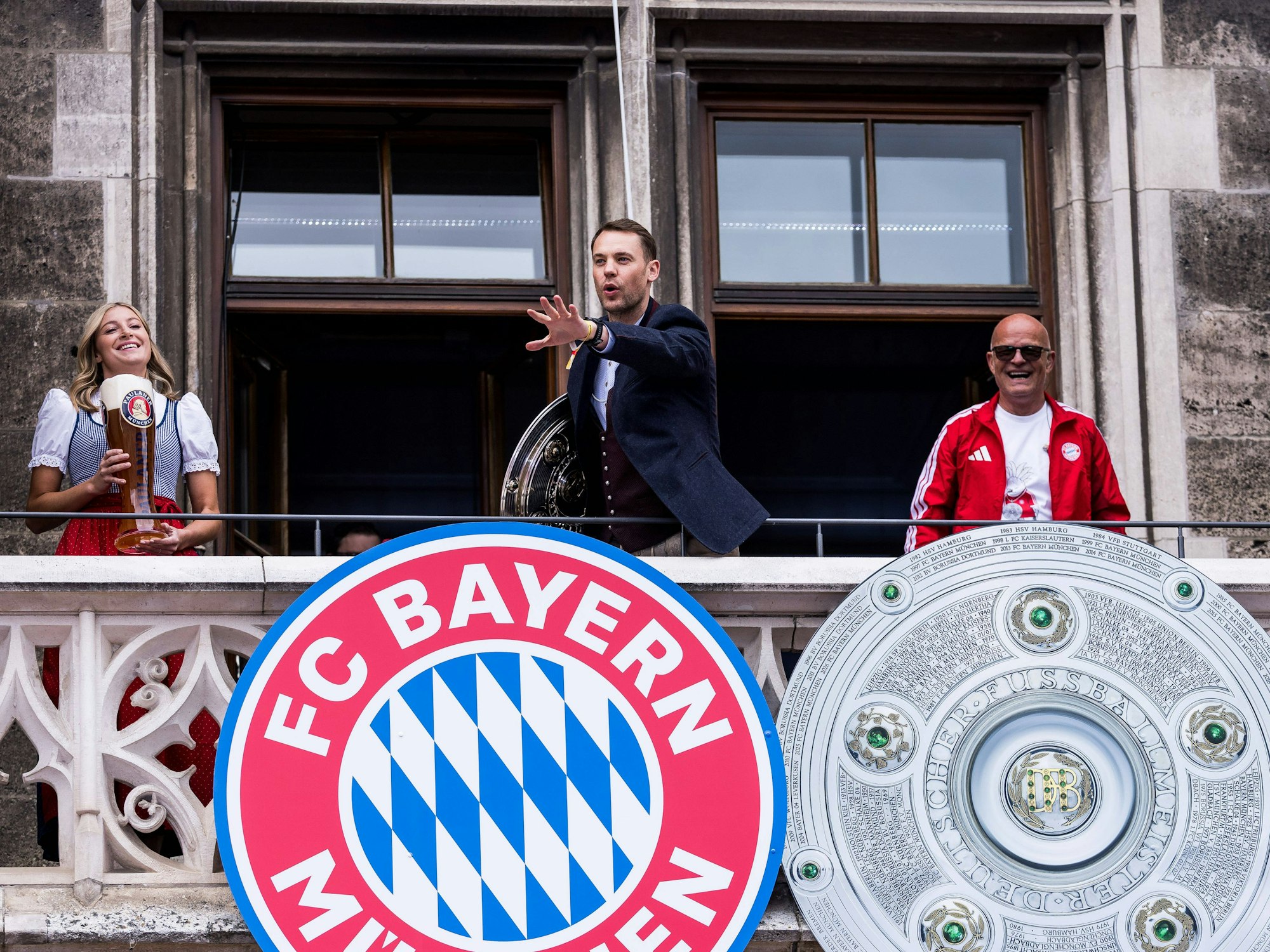 Manuel Neuer auf dem Rathausbalkon.