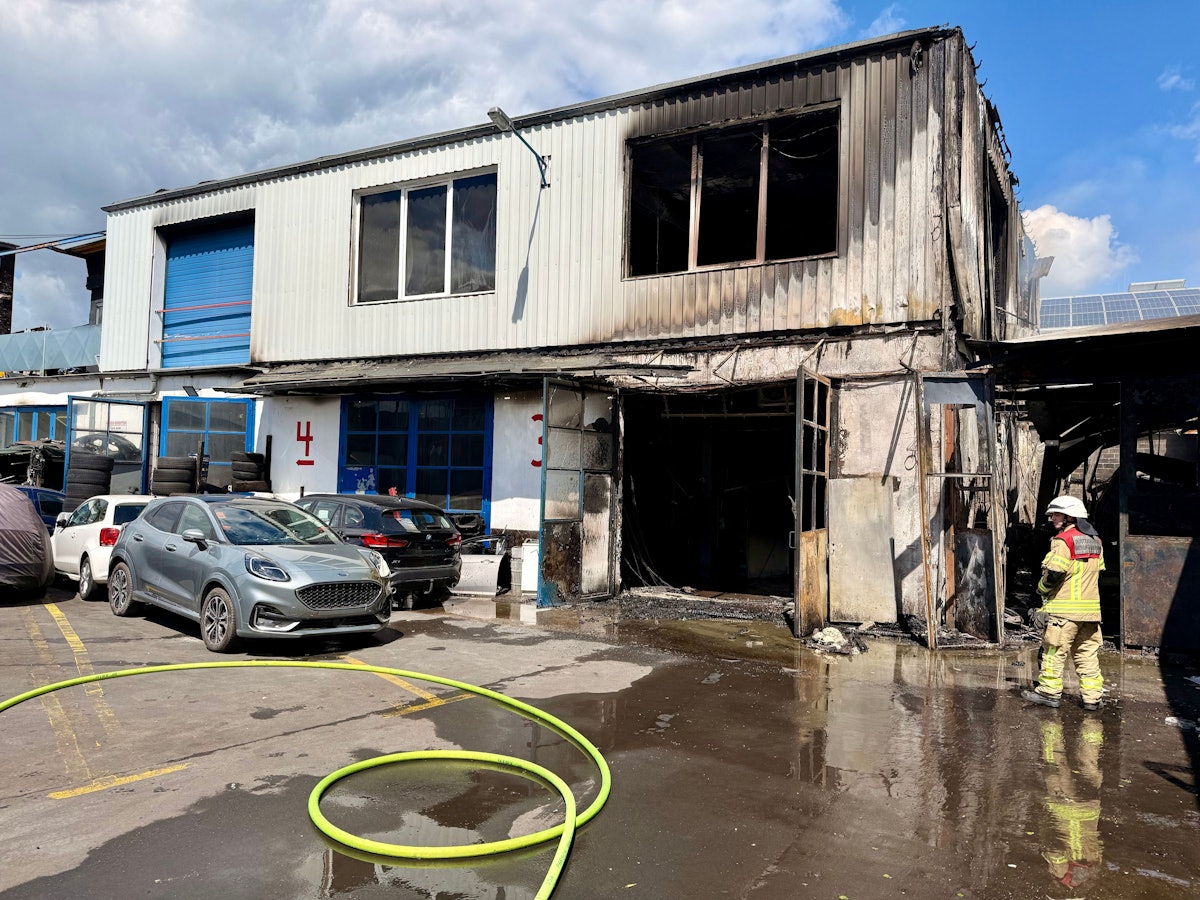 Feuer auf dem Gelände der Wilden Horde in Köln.