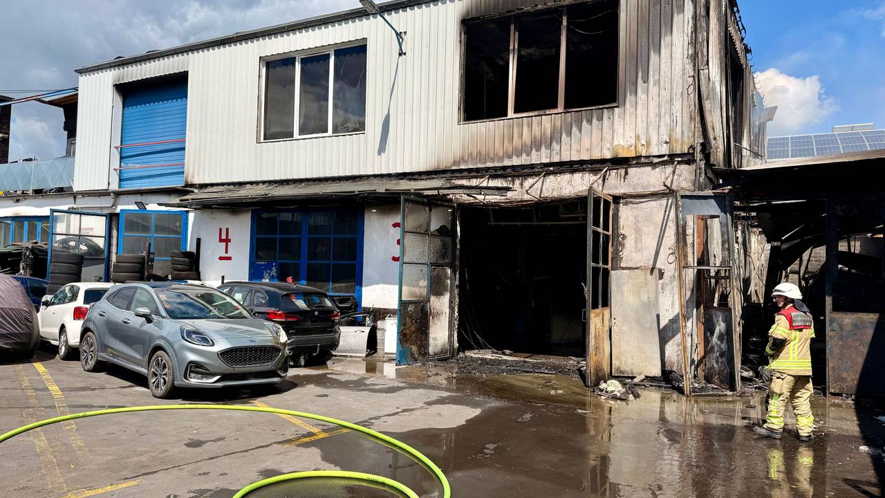Feuer auf dem Gelände der Wilden Horde in Köln.