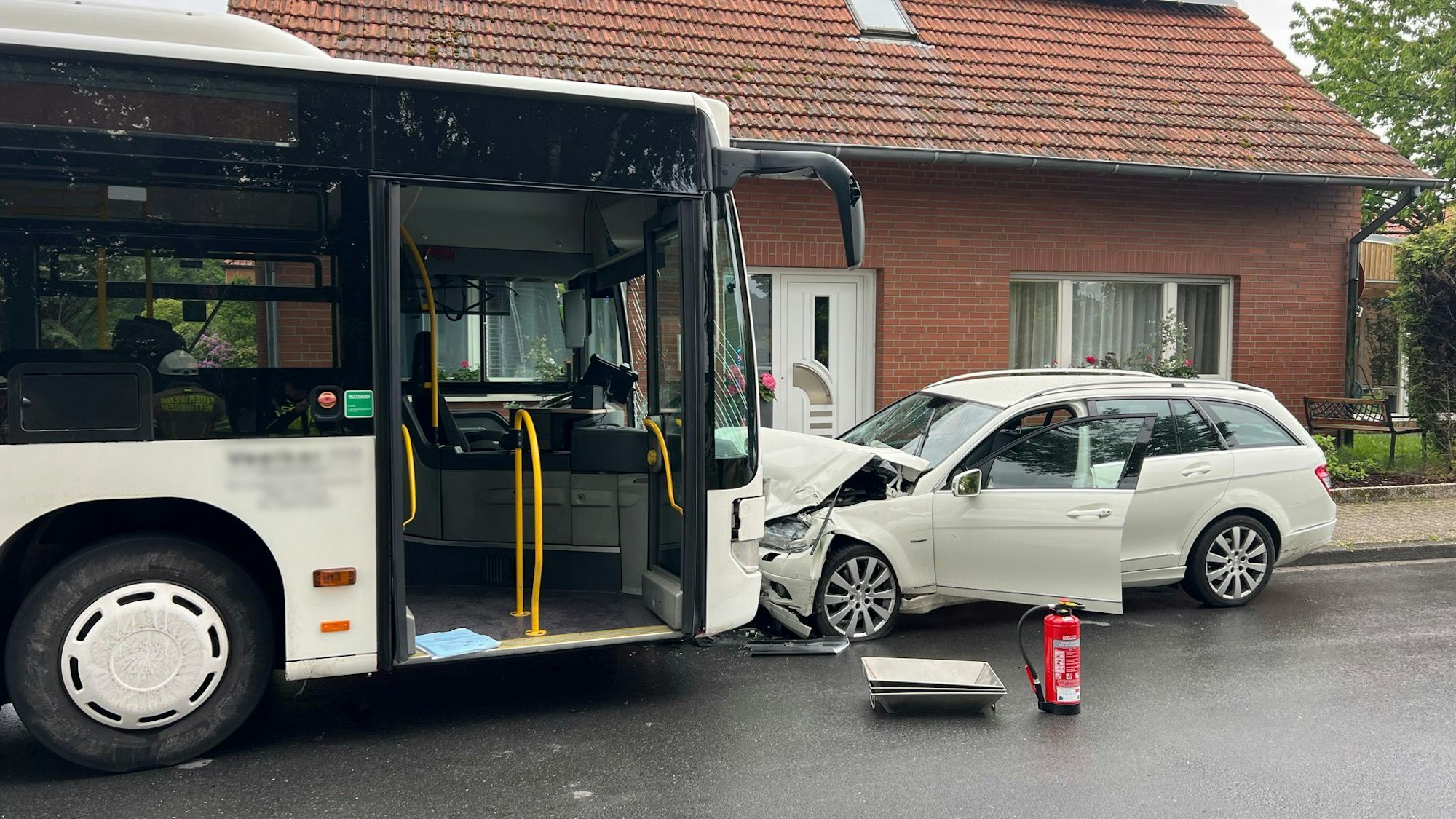 Schulbus-Unfall in Wettringen – 15 Verletzte gemeldet