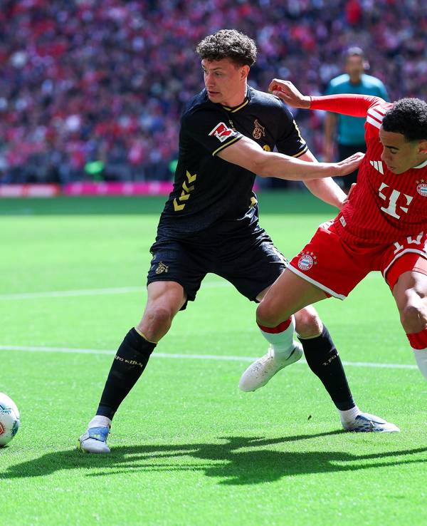Zweikampf im Spiel des FC Bayern gegen den 1. FC Köln.