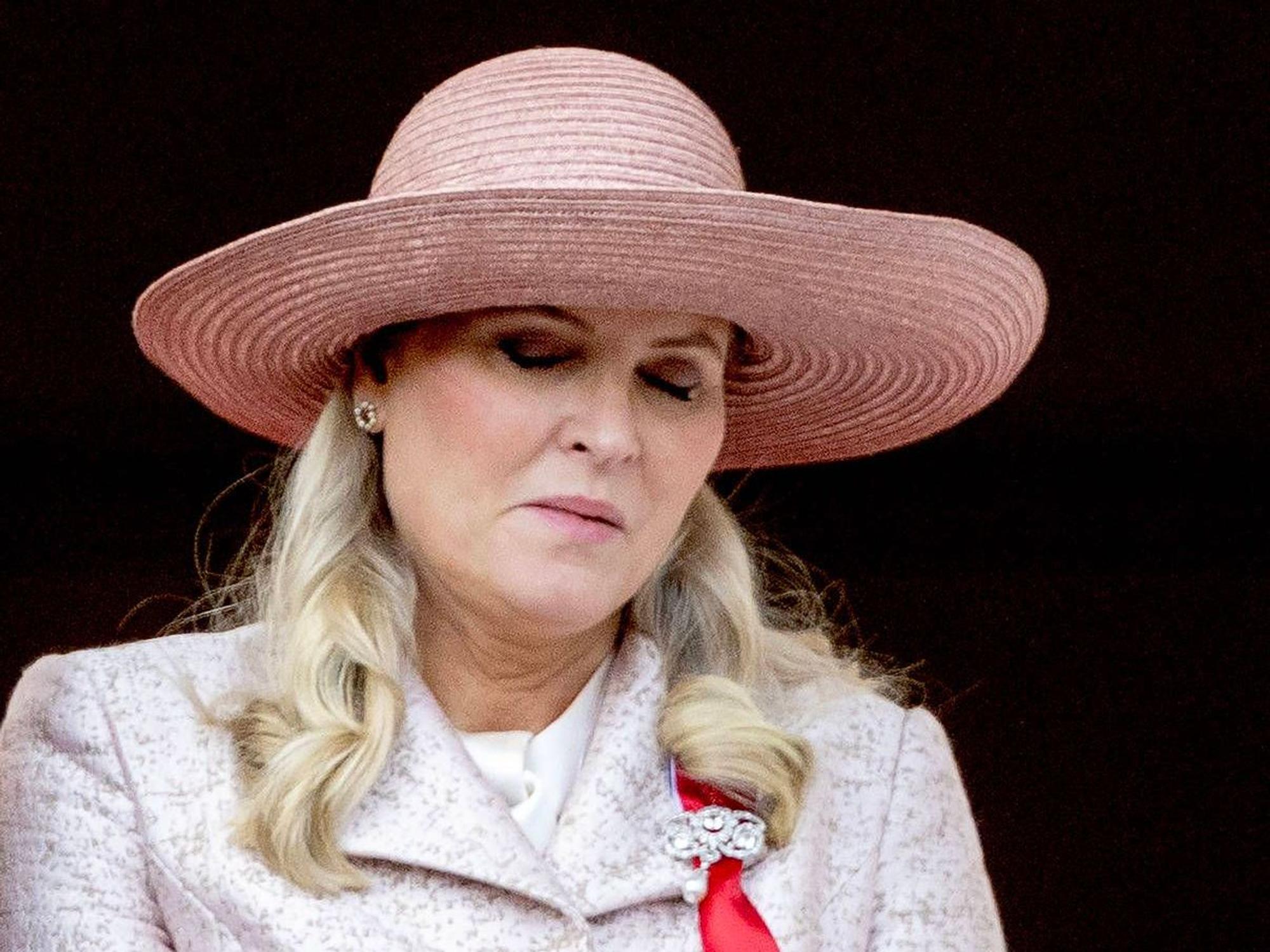 Kronprinzessin Mette-Marit auf dem Balkon.