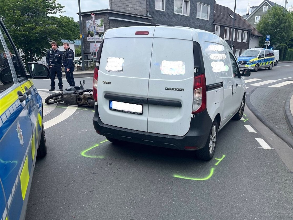 Unfall im Kreisverkehr in Wipperfürth.