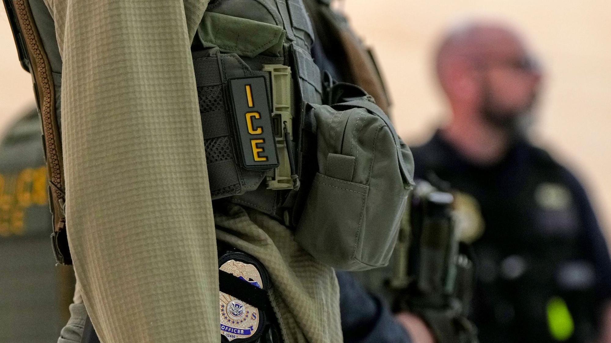 Einwanderungsbehörde ICE an US-Flughäfen