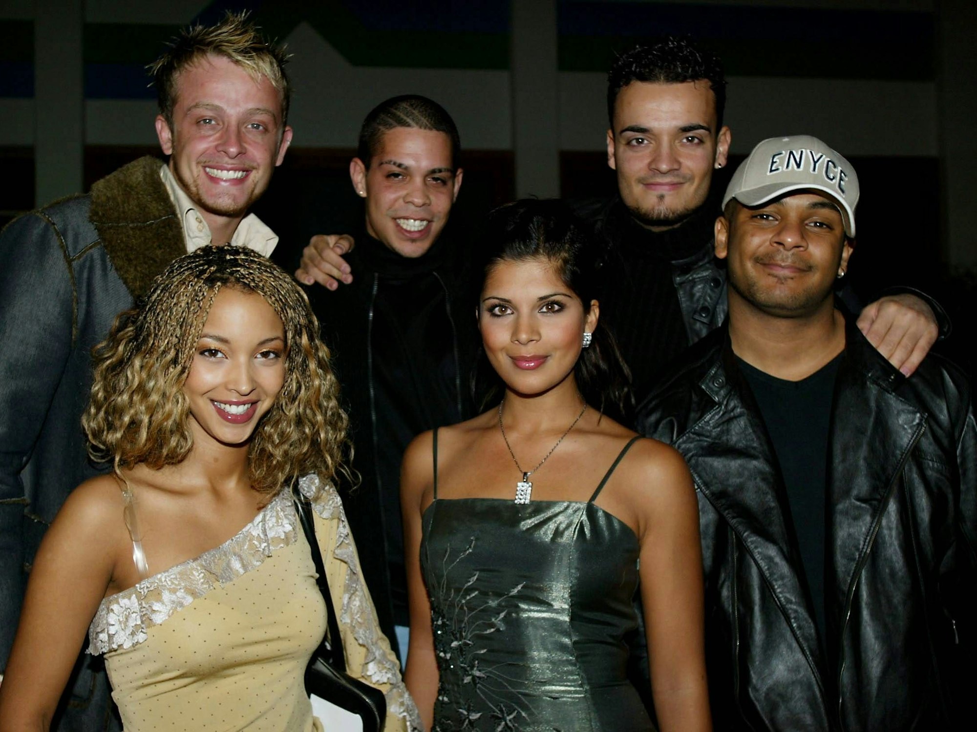 Die Band Brosis - aufgenommen bei der Ski Gala 2002 in Garmisch-Partenkirchen: Ross, Shaham, Giovanni (oben v.l.) Hila, Indira und Faiz (unten v.l.).