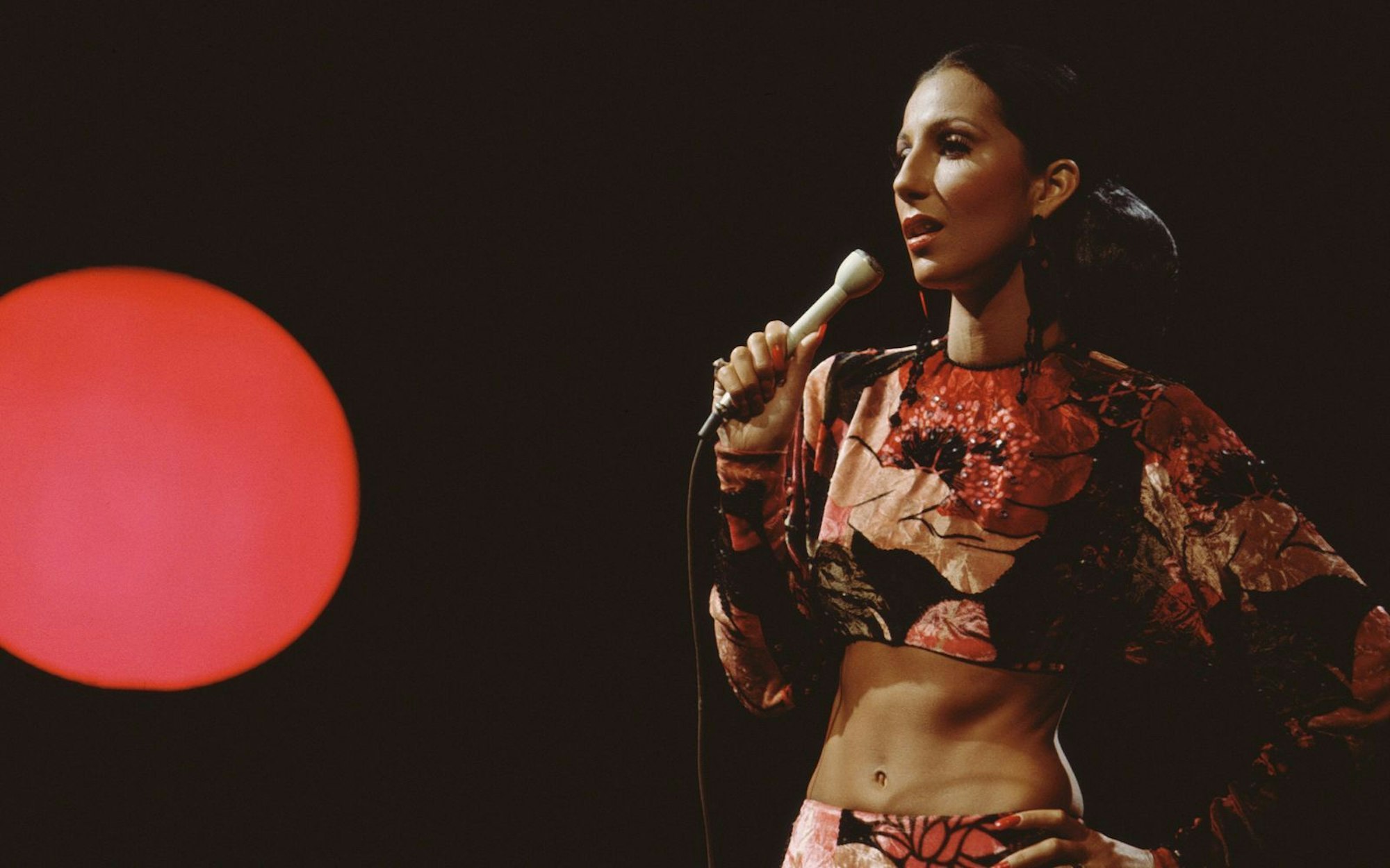 Cher in den frühen 70ern - es war eine andere Zeit, eine andere Cher. Später hat sich die vielfach begabte Künstlerin einige Male komplett neu erfunden. (Bild: CBS Photo Archive/Getty Images)