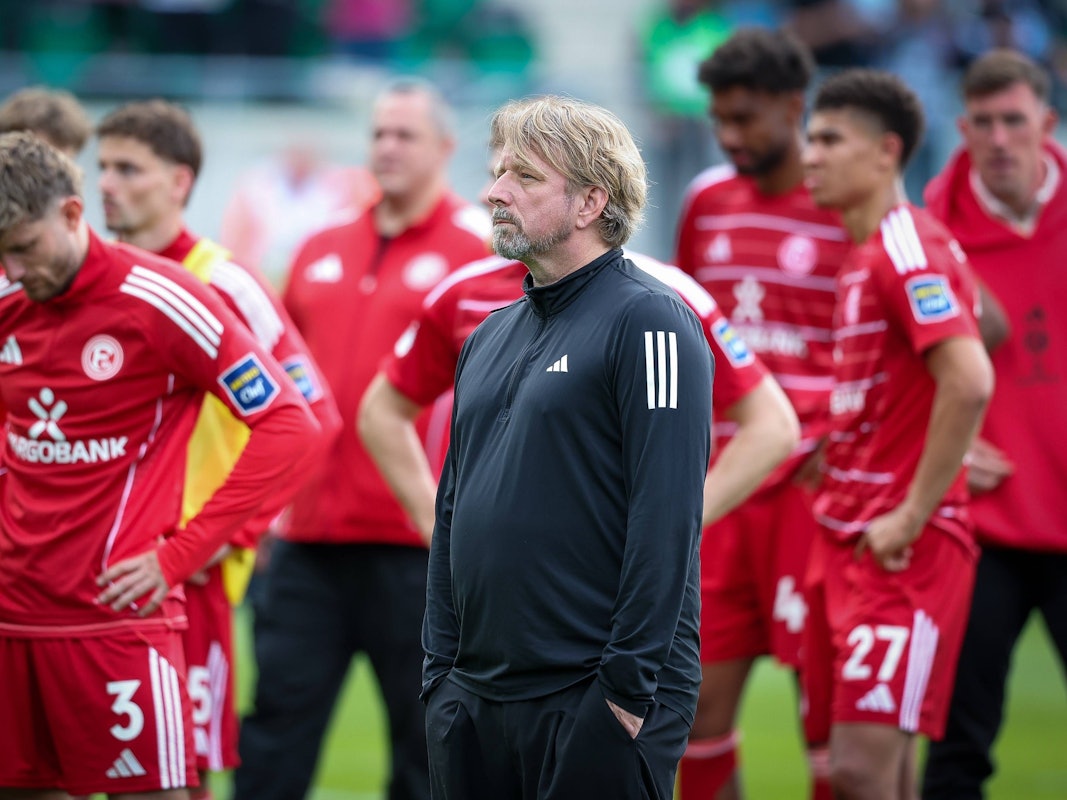Sven Mislintat konsterniert nach dem Abstieg von Fortuna Düsseldorf.
