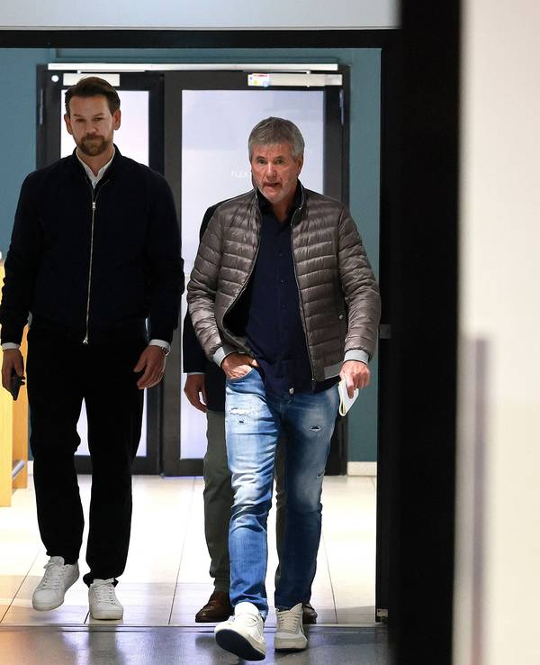 Friedhelm Funkel wurde am 5. Mai 2025 von Thomas Kessler als Trainer des 1. FC Köln präsentiert.