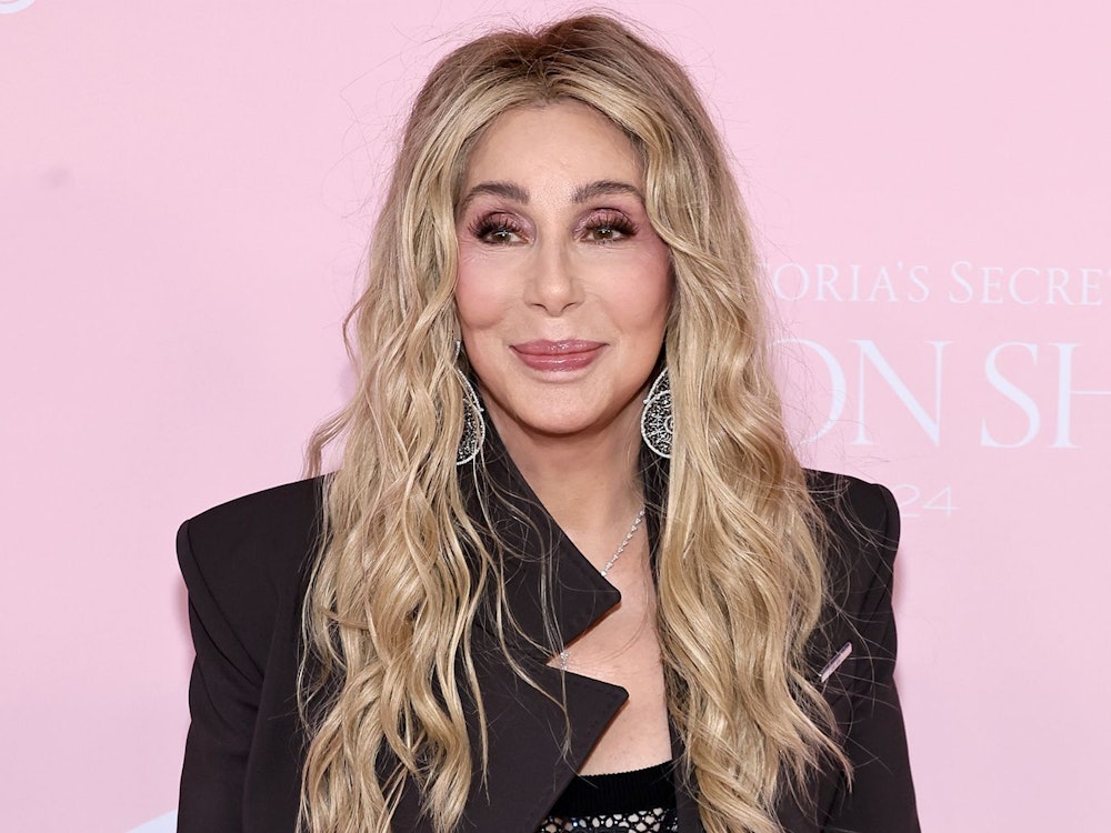 Sie ist und bleibt das große Vorbild für alle Stars, die nicht altern wollen: Cher ist inzwischen 80, sieht aber definitiv nicht danach aus. (Bild: Theo Wargo/Getty Images)