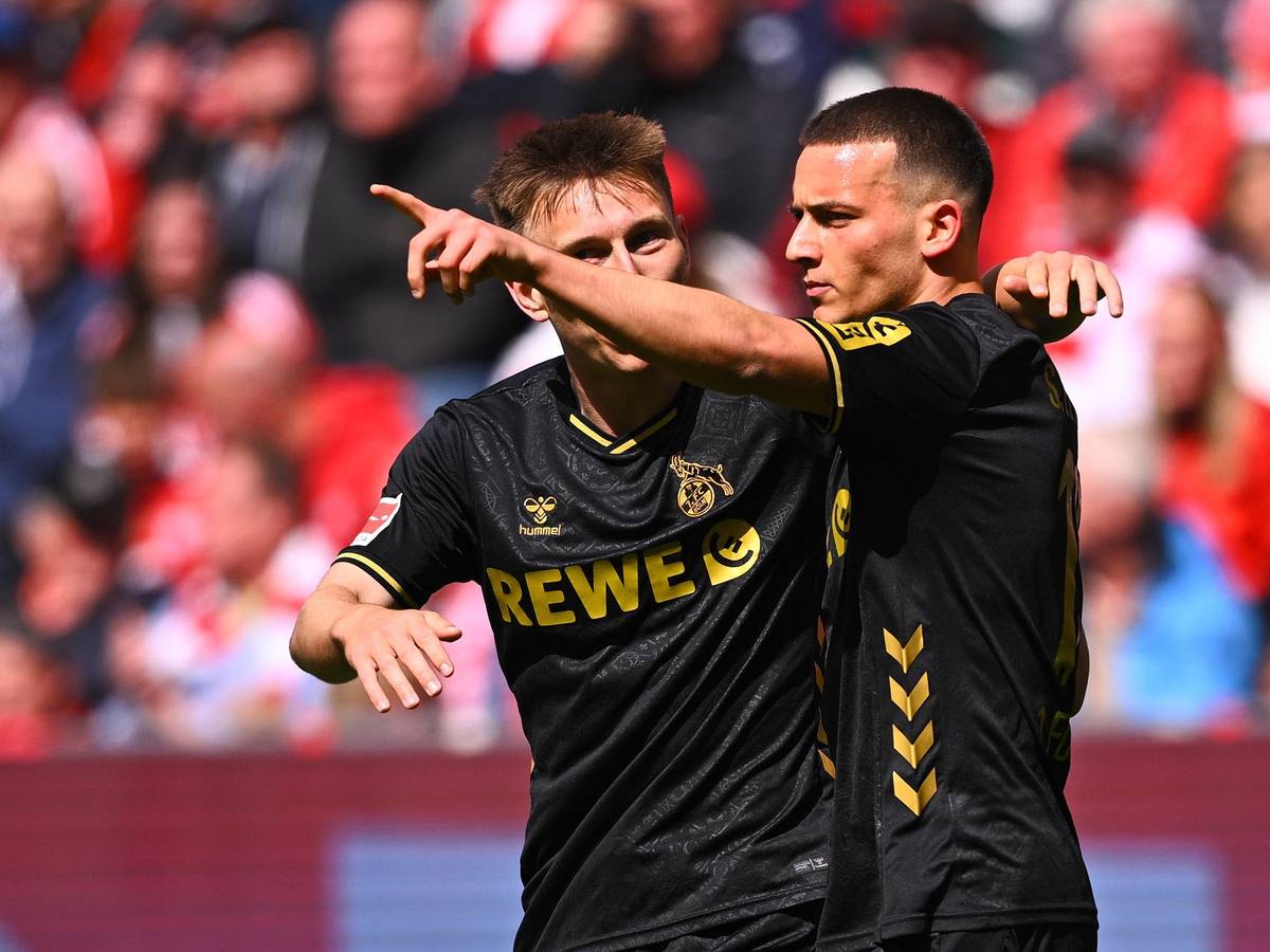 Said El Mala (r, 1. FC Köln) bejubelt sein Tor zum zwischenzeitlichen 1:2 beim FC Bayern mit Kristoffer Lund.