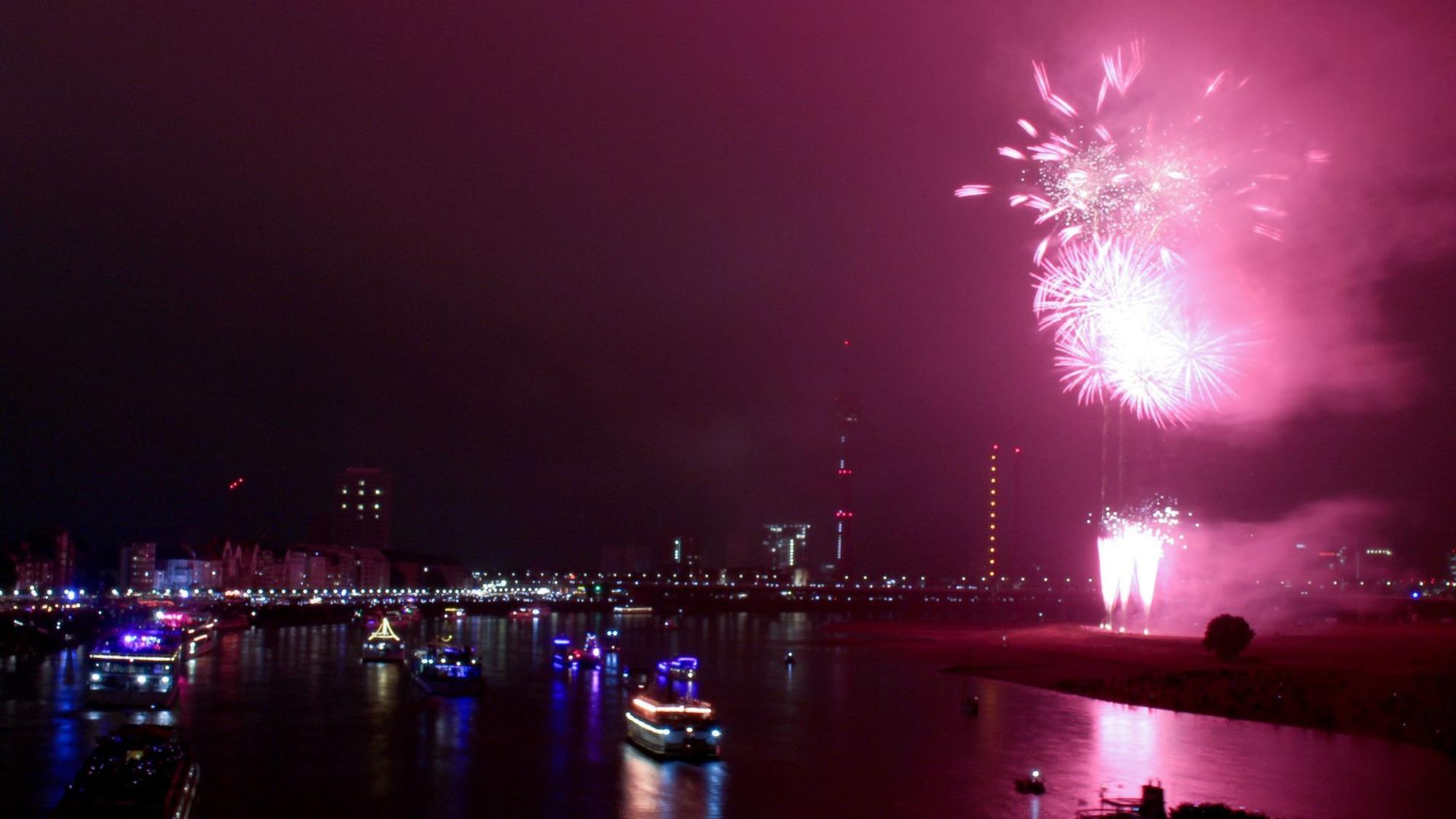 22. Japan-Tag Düsseldorf - Japanisches Feuerwerk