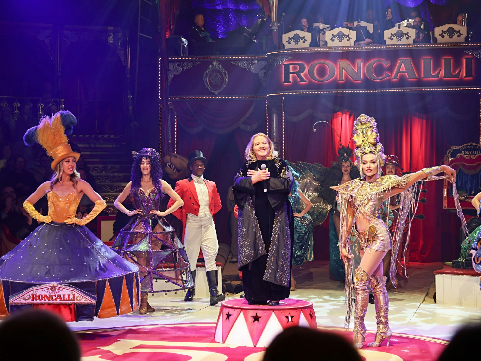 Kathy Kelly im Circus Roncalli.
