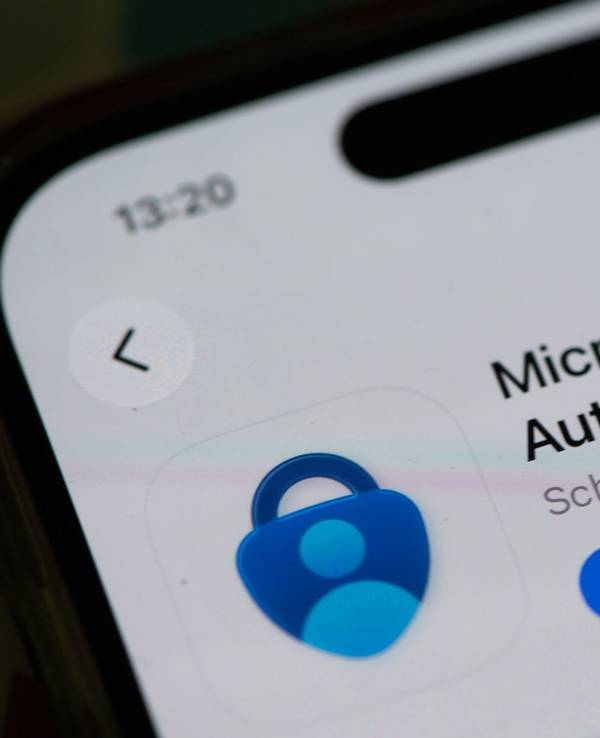 Die Microsoft Authenticator-App auf einem Smartphone
