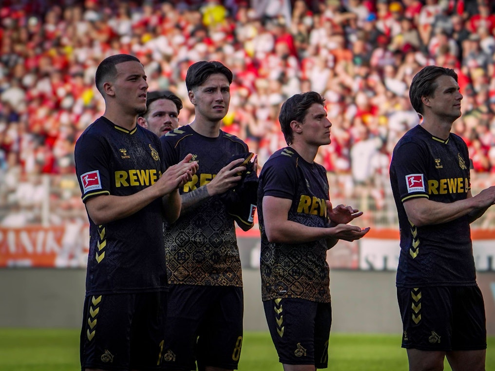 Die Spieler des 1. FC Köln nach dem Spiel gegen Union Berlin.