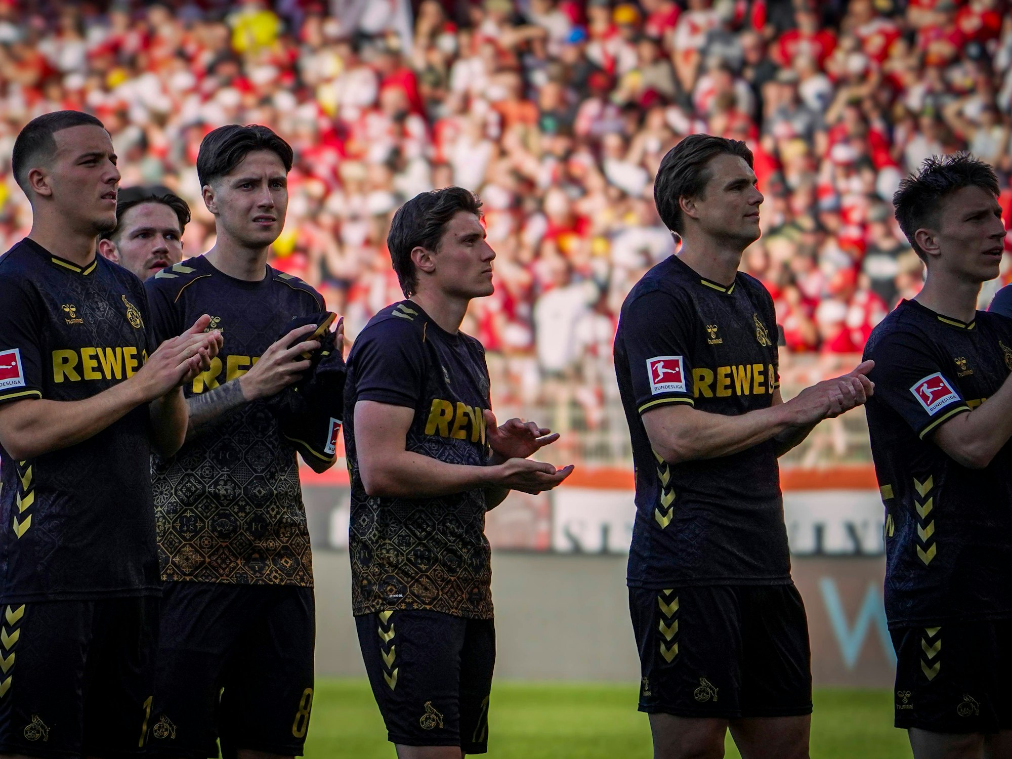 Die Spieler des 1. FC Köln nach dem Spiel gegen Union Berlin.