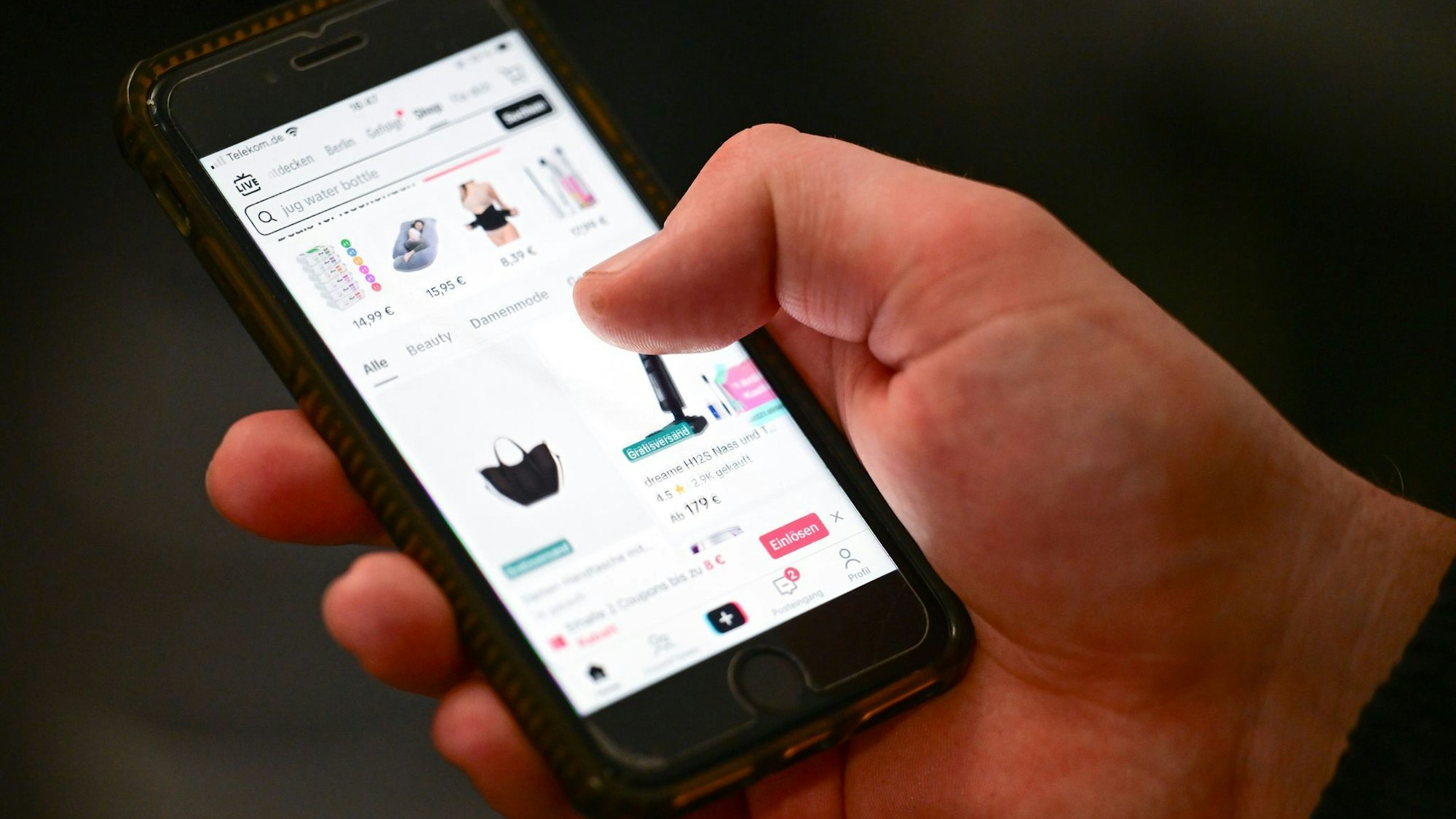 «TikTok-Shop» auf einem Smartphone